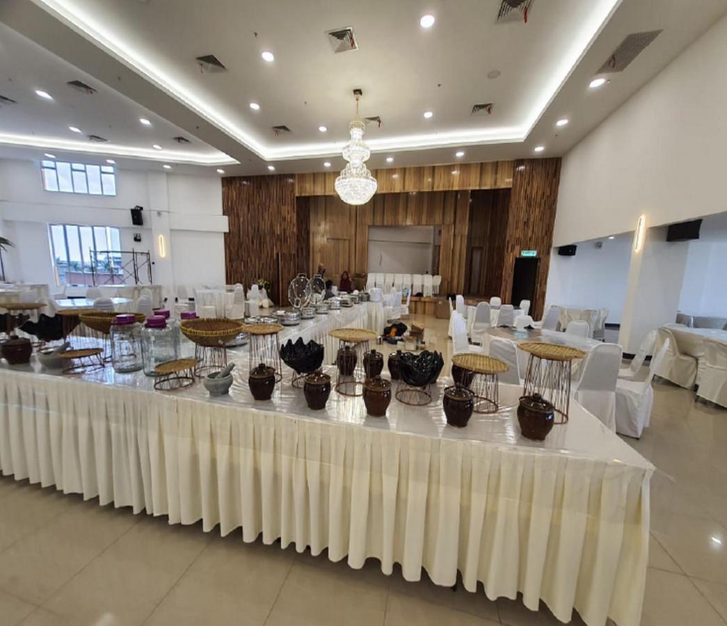Sri Indar Hotel & Suites 巴力文打 外观 照片