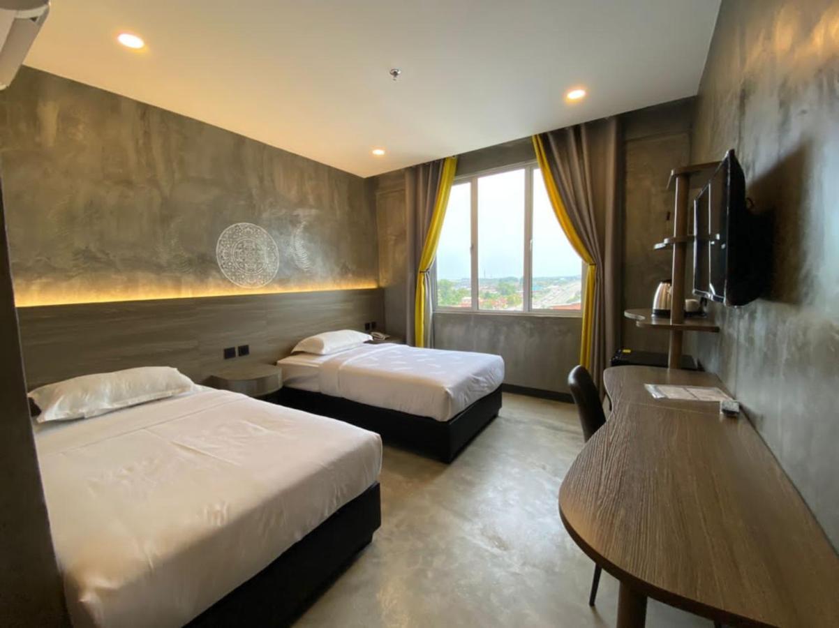 Sri Indar Hotel & Suites 巴力文打 外观 照片