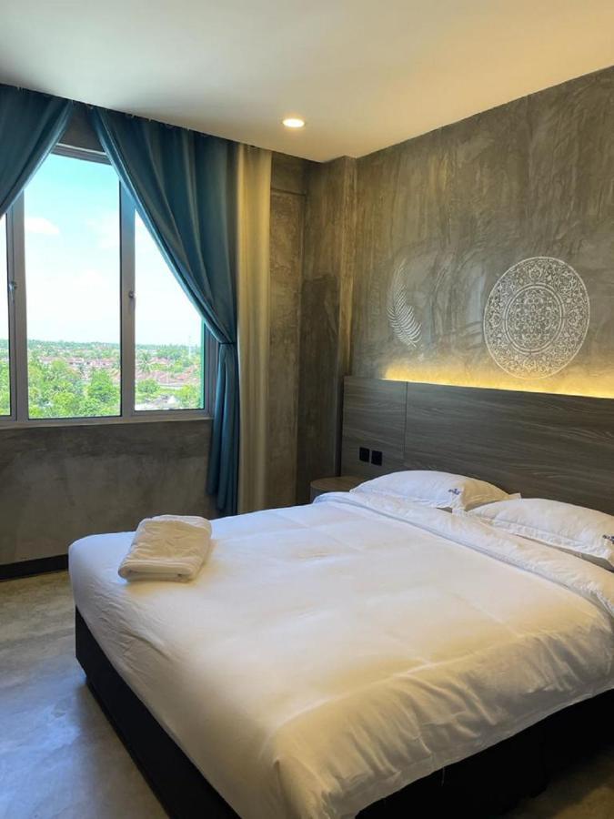 Sri Indar Hotel & Suites 巴力文打 外观 照片