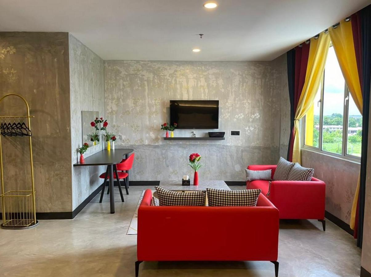Sri Indar Hotel & Suites 巴力文打 外观 照片